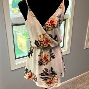 Floral Sleeveless Romper in Cream, Red and Gray sz 8